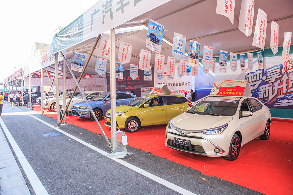 【車展第一天】遇到那個TA，放棄蘋果8......