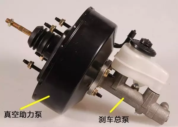 踩剎車感覺慢慢下沉是失靈前兆？