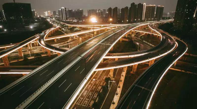 這些上道必知汽車燈語，你知道嗎？