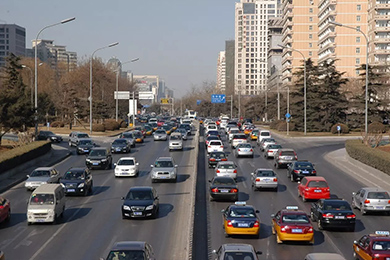 鬧市開車必學技巧，你會幾招？